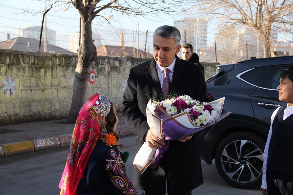 Sayın Kaymakamımız İlhan ABAY Orhan Gazi İlkokulu'nda Düzenlenen Karne Dağıtım Törenine Katıldı